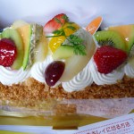 富山市リブランフルーツロールケーキは安定のリブラン味！