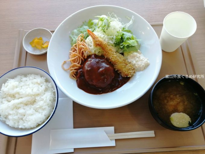 ファミリーキッチンカモメ ランチ 道の駅くろべ