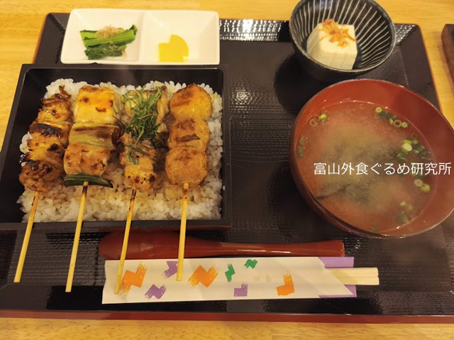 ごはん処寿春 ランチ 焼き鳥重